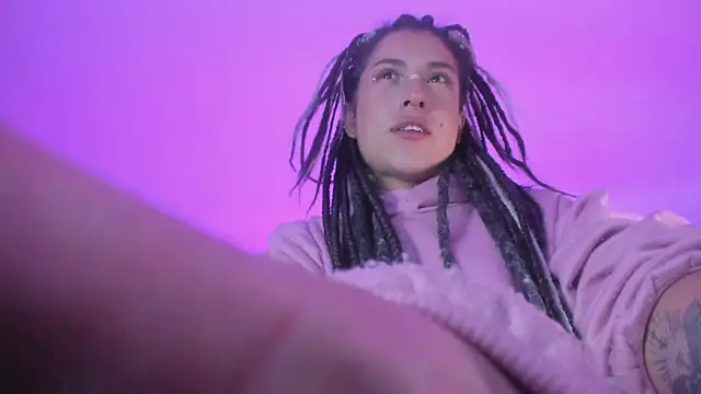 Snapshot of Hellen_dumont chatting on 02.21.25 Hellen dumont online show from 02.21.25