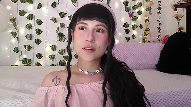 Snapshot of Hellen_dumont chatting on 09.18.25 Hellen dumont online show from 09.18.25