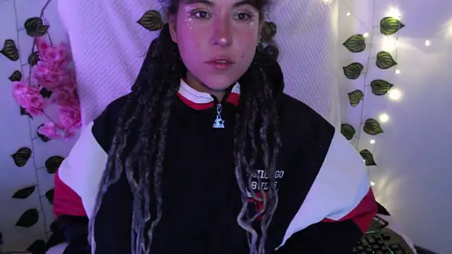 Snapshot of Hellen_dumont chatting on 10.08.25 Hellen dumont online show from 10.08.25