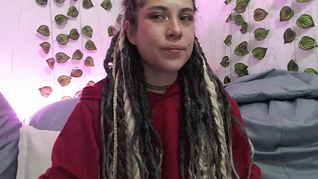 Snapshot of Hellen_dumont chatting on 10.14.25 Hellen dumont online show from 10.14.25