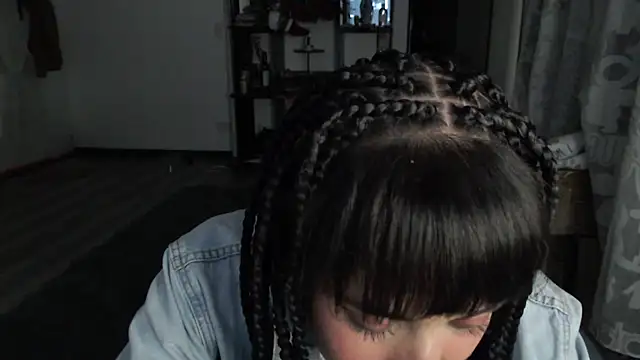 Snapshot of Hellen_dumont chatting on 12.18.25 Hellen dumont online show from 12.18.25