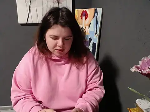 Snapshot of so_shy chatting on 03.12.25 so shy online show from 03.12.25