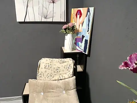 Snapshot of so_shy chatting on 03.13.25 so shy online show from 03.13.25