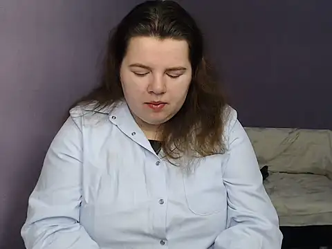 Snapshot of so_shy chatting on 10.04.25 so shy online show from 10.04.25