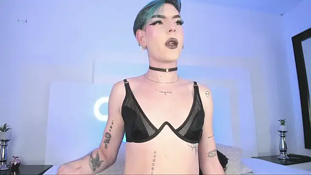 Snapshot of Ambar_Jhones chatting on 12.19.24 Ambar Jhones online show from 12.19.24