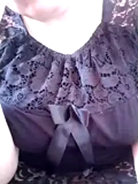 Snapshot of carmelasexy chatting on 10.15.25 carmelasexy online show from 10.15.25