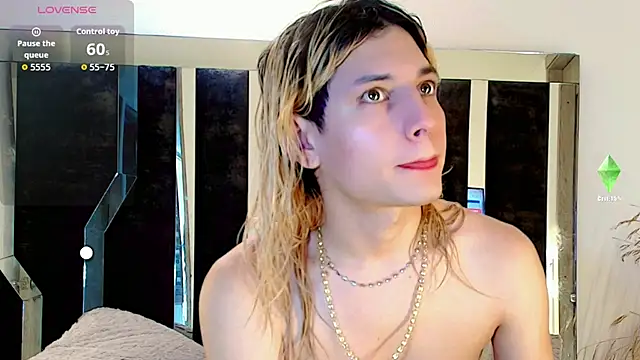 Snapshot of honey_skin chatting on 11.19.25 honey skin online show from 11.19.25