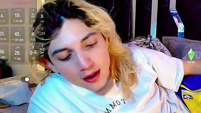 Snapshot of honey_skin chatting on 11.20.25 honey skin online show from 11.20.25