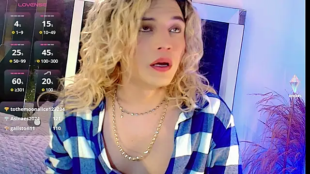 Snapshot of honey_skin chatting on 11.29.25 honey skin online show from 11.29.25