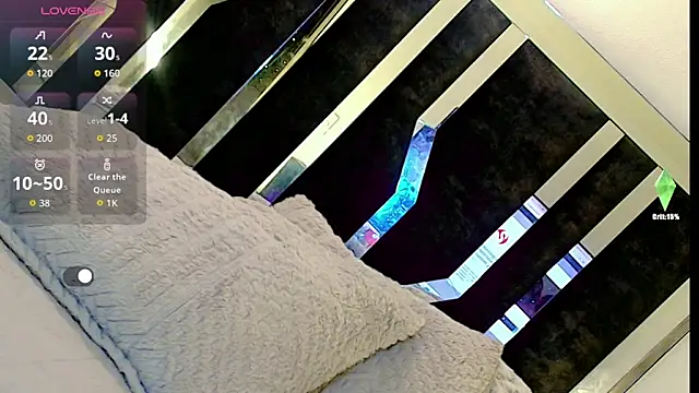 Snapshot of honey_skin chatting on 12.01.25 honey skin online show from 12.01.25