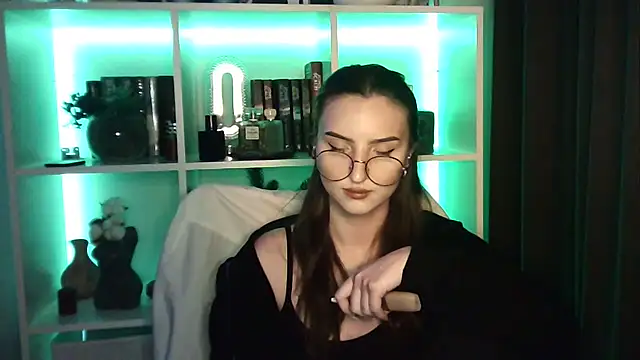 X Alisa online show from 04.18.26