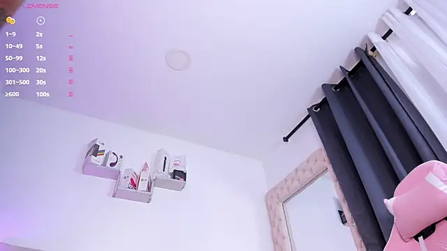 lorennahernandez01 online show from 10.07.25