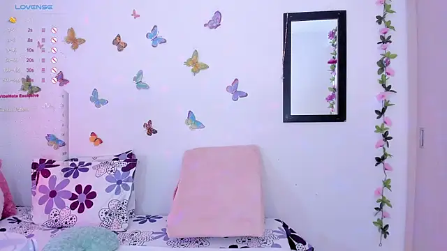 Snapshot of _Arianna08_ chatting on 12.10.24 Arianna08 online show from 12.10.24