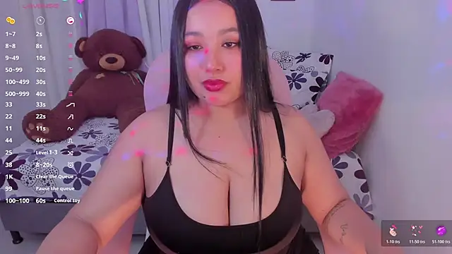 Snapshot of _Arianna08_ chatting on 11.10.25 Arianna08 online show from 11.10.25