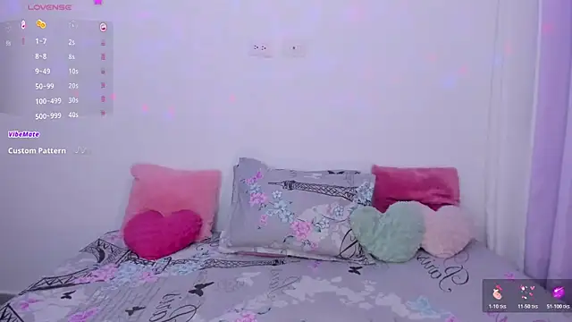 Snapshot of _Arianna08_ chatting on 11.29.25 Arianna08 online show from 11.29.25