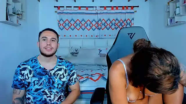 Snapshot of xxx_sweet_couple_ chatting on 12.21.24 xxx sweet couple  online show from 12.21.24