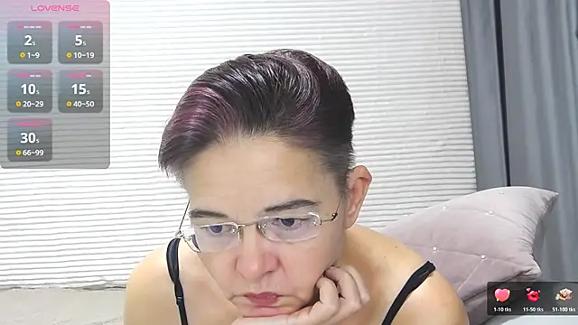 StaceyDarling online show from 11.29.25