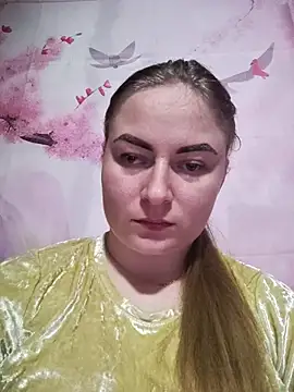 Snapshot of ElenaMaeer chatting on 11.23.25 ElenaMaeer online show from 11.23.25