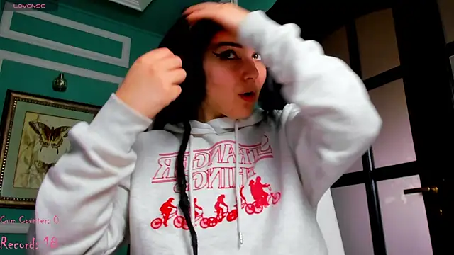 1Munique online show from 02.15.25