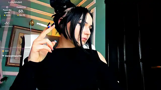 1Munique online show from 02.23.25