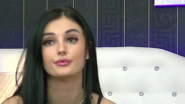 Snapshot of SophiaVilner chatting on 01.03.25 SophiaVilner online show from 01.03.25