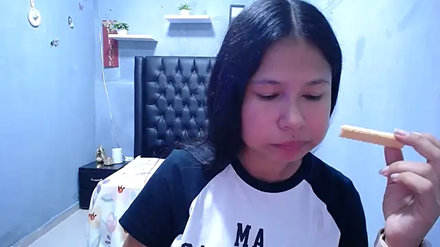 Letty Plugxo online show from 04.17.26