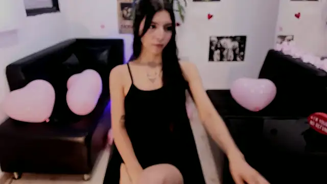 Snapshot of alice_greco chatting on 02.12.26 alice greco online show from 02.12.26