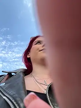 RiriRoseey online show from 04.17.26