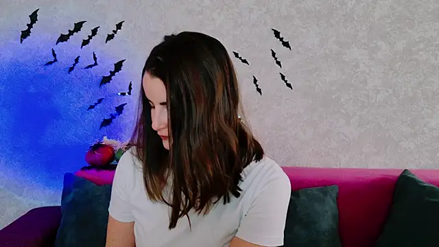 Miss Arwen online show from 10.23.25