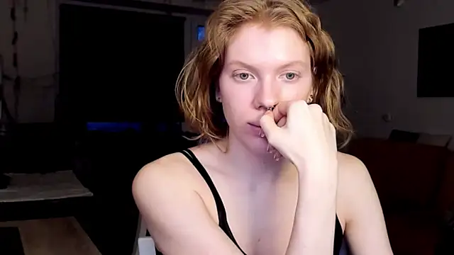 Snapshot of StellaDavis chatting on 02.21.25 StellaDavis online show from 02.21.25