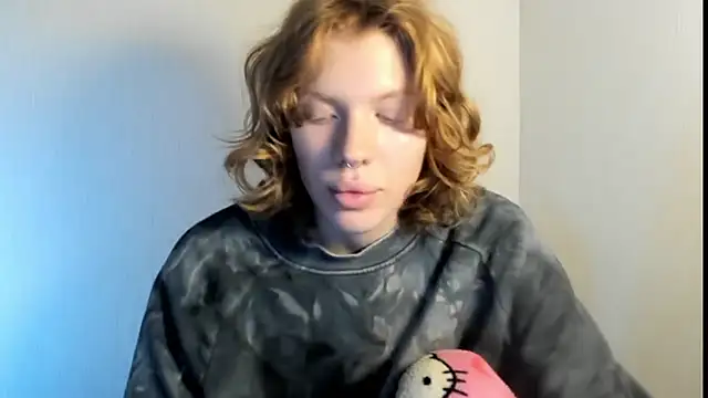 Snapshot of StellaDavis chatting on 10.16.25 StellaDavis online show from 10.16.25