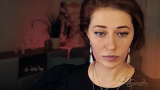 MissBeverlyMills online show from 01.18.26