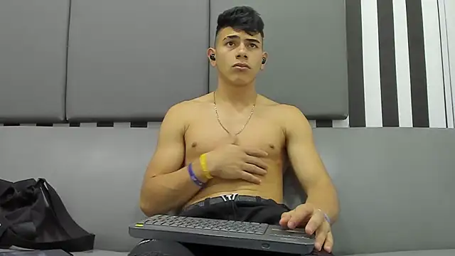 andrew rose  online show from 02.07.25