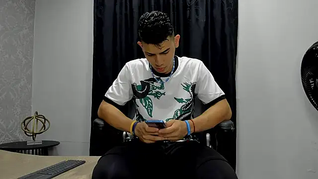 andrew rose  online show from 02.08.25