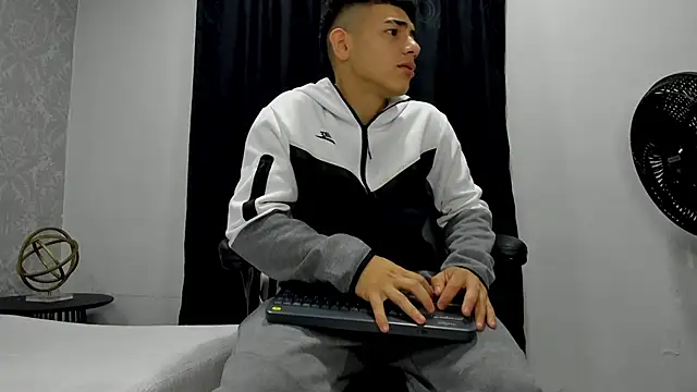 andrew rose  online show from 02.13.25