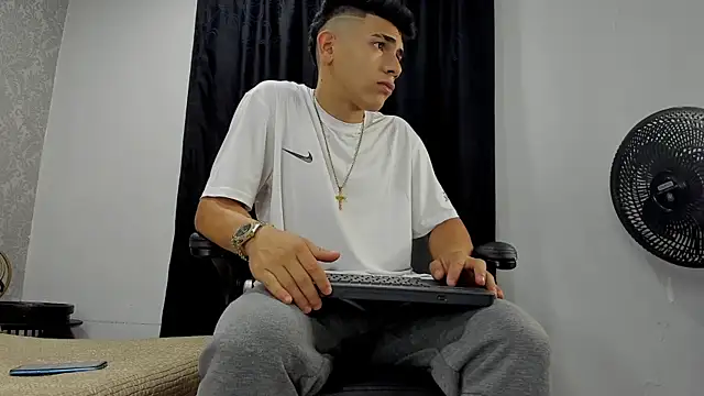 andrew rose  online show from 03.14.25