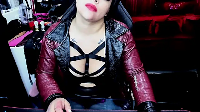 Snapshot of True_Bdsm chatting on 12.29.24 True Bdsm online show from 12.29.24