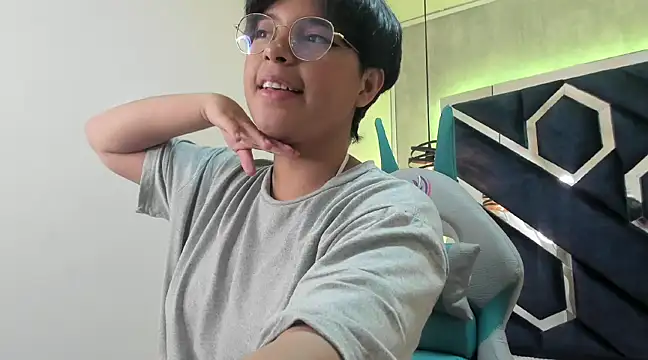 Snapshot of Emmapark_ chatting on 02.04.25 Emmapark online show from 02.04.25