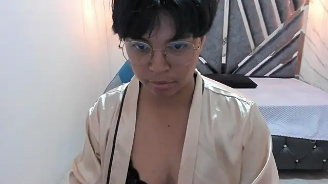 Snapshot of Emmapark_ chatting on 02.05.25 Emmapark online show from 02.05.25