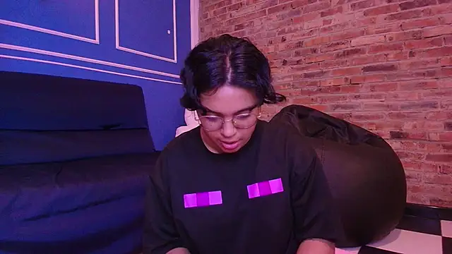 Snapshot of Emmapark_ chatting on 11.16.25 Emmapark online show from 11.16.25