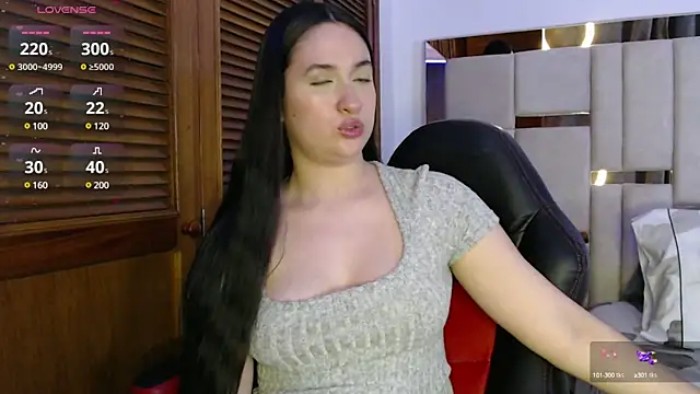 Snapshot of sofiaduque_26 chatting on 01.26.25 sofiaduque 26 online show from 01.26.25