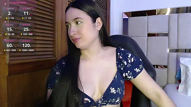 Snapshot of sofiaduque_26 chatting on 02.19.25 sofiaduque 26 online show from 02.19.25