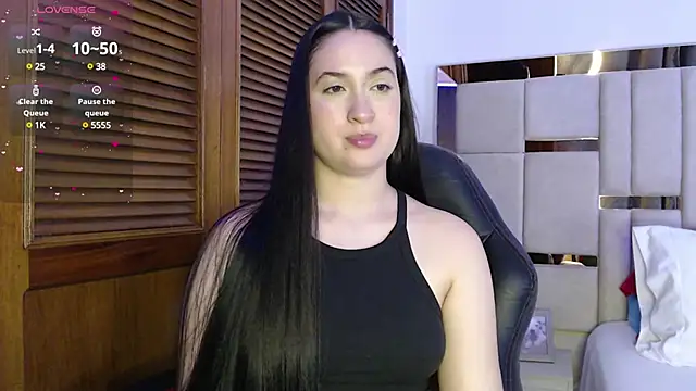 Snapshot of sofiaduque_26 chatting on 02.20.25 sofiaduque 26 online show from 02.20.25