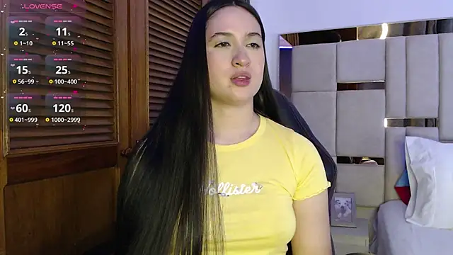 Snapshot of sofiaduque_26 chatting on 02.21.25 sofiaduque 26 online show from 02.21.25