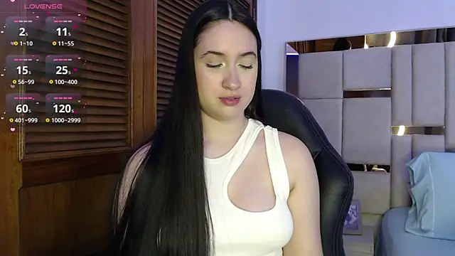 Snapshot of sofiaduque_26 chatting on 02.25.25 sofiaduque 26 online show from 02.25.25