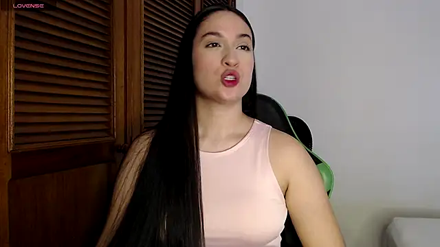 Snapshot of sofiaduque_26 chatting on 10.02.25 sofiaduque 26 online show from 10.02.25