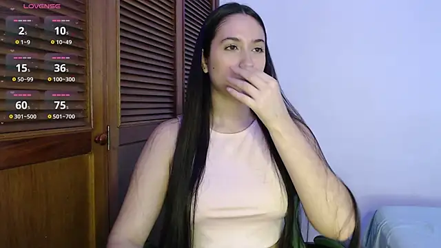 Snapshot of sofiaduque_26 chatting on 11.10.25 sofiaduque 26 online show from 11.10.25