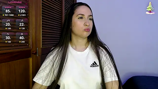 Snapshot of sofiaduque_26 chatting on 11.20.25 sofiaduque 26 online show from 11.20.25