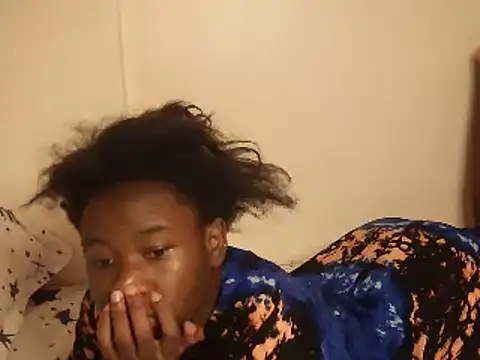 Snapshot of Novah_ chatting on 12.21.24 Novah online show from 12.21.24