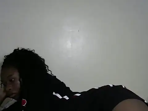 Snapshot of Novah_ chatting on 10.16.25 Novah online show from 10.16.25